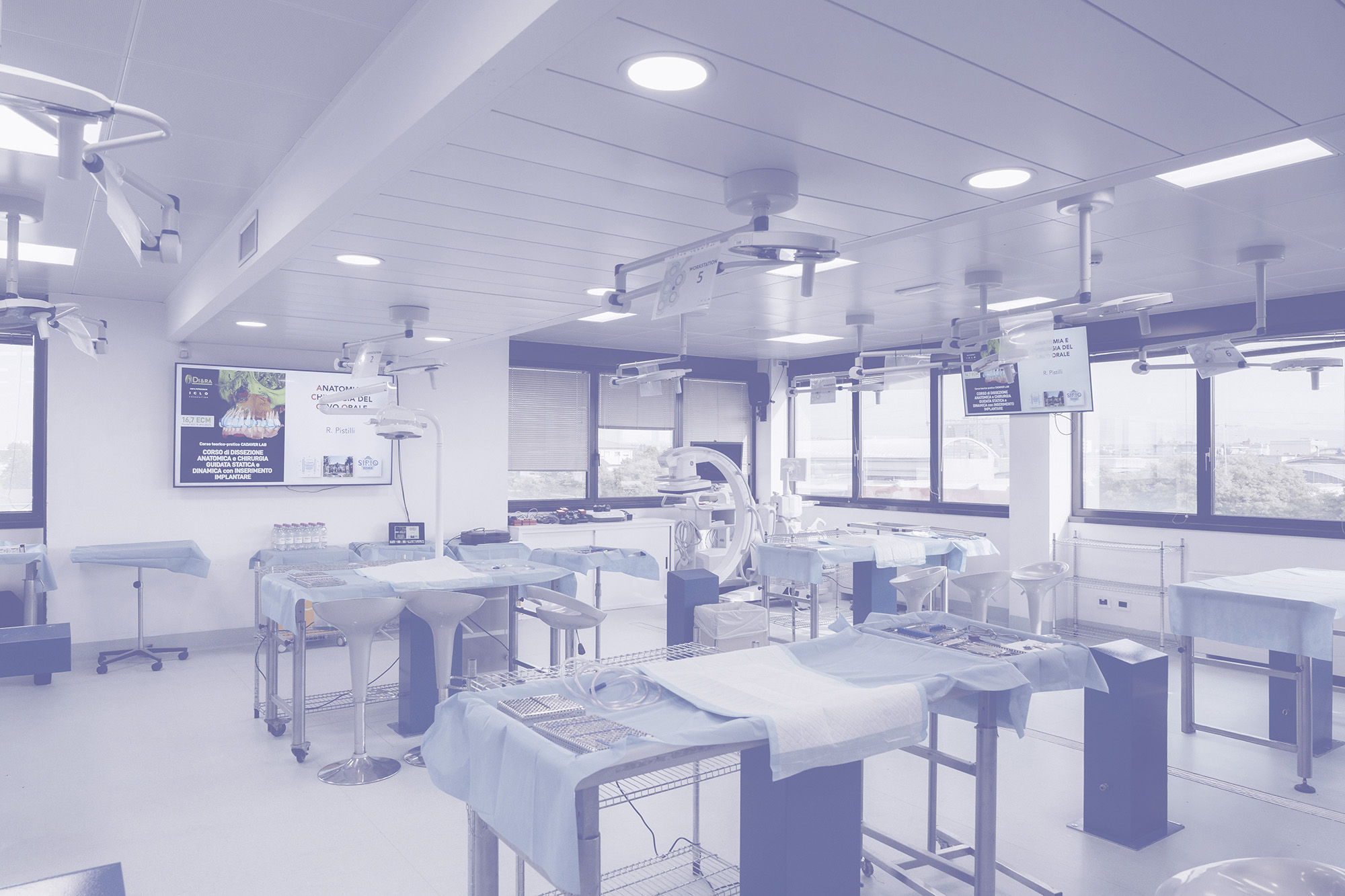 Sala settoria ICLO allestita per un corso di anatomia pratica