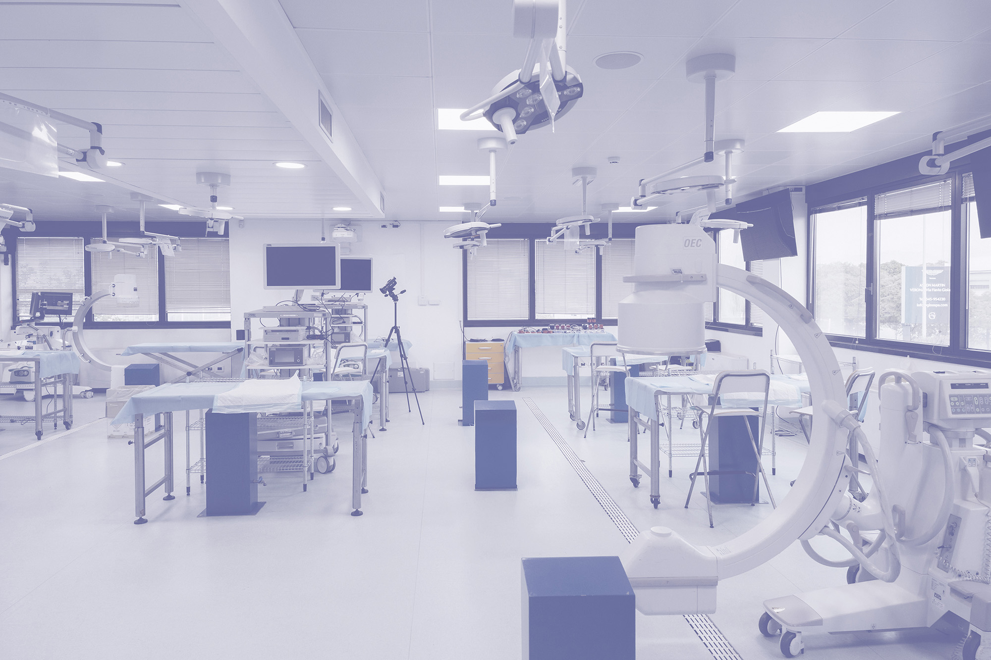 Sala settoria con arco a C e sistemi di imaging avanzati